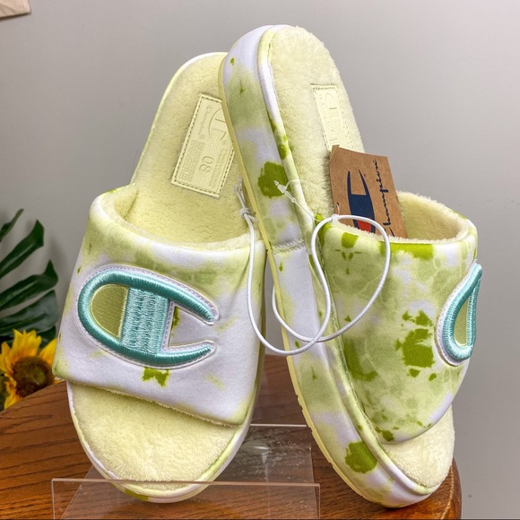 Champion NWT Plush Lemon Cloud Slipper Slides Green Tie Dye Blue Size 8 - Picture 1 of 13